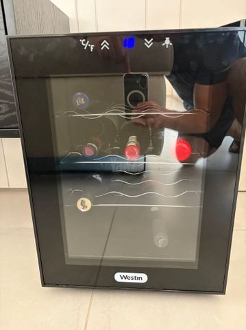 מקרר יין