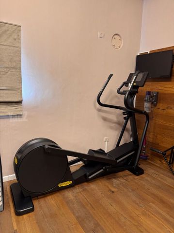 מכשיר אליפטי Technogym