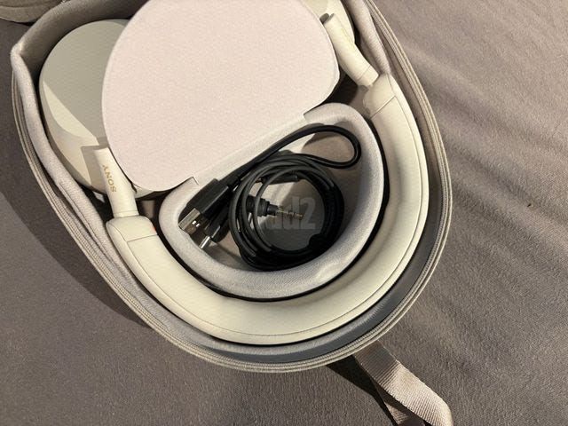 אוזניות Sony WH-1000XM5
