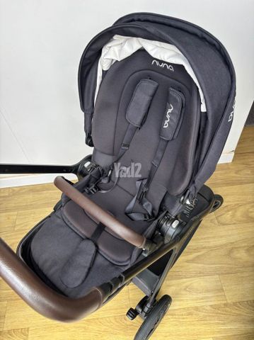 עגלת nuna triv next