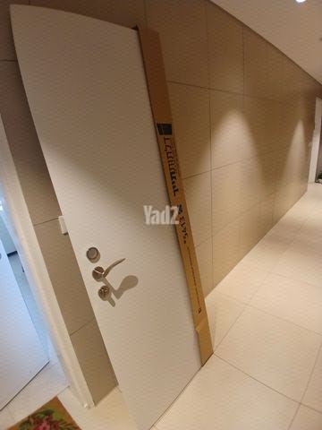 דלת פנים לבנה