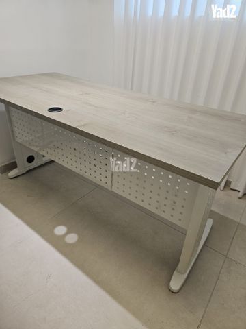 שולחן משרדי