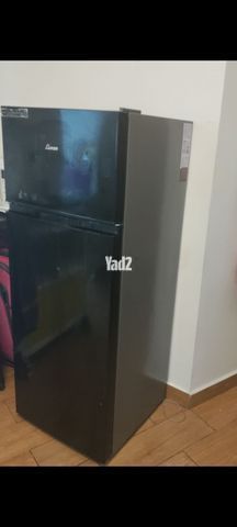 מקרר שחור