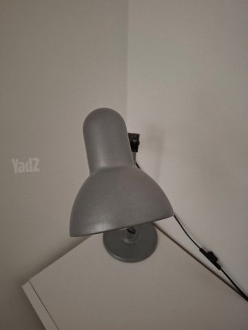 מנורת שולחן