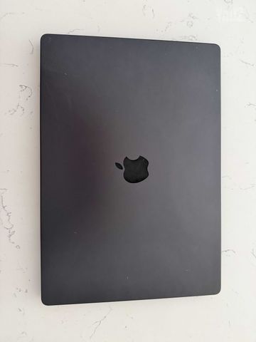 MacBook Pro M3 36GB