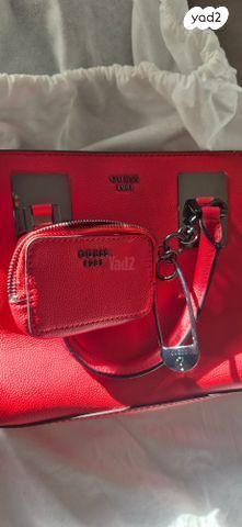 תיק של Guess