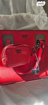 תיק של Guess