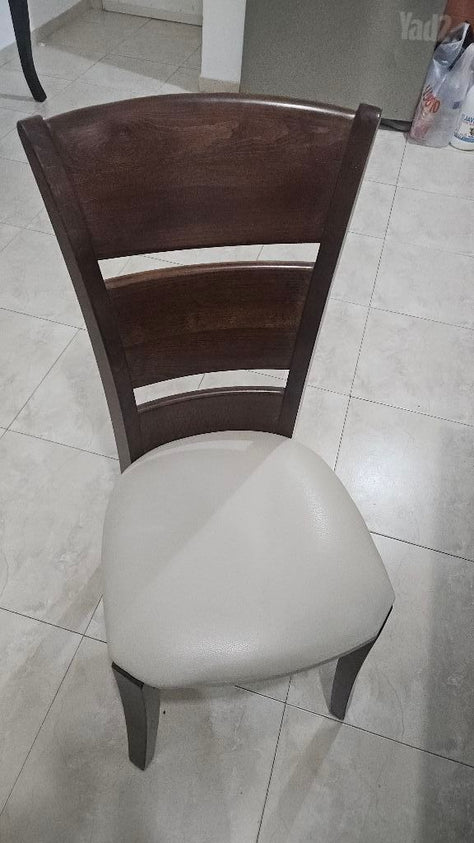 שולחן אוכל