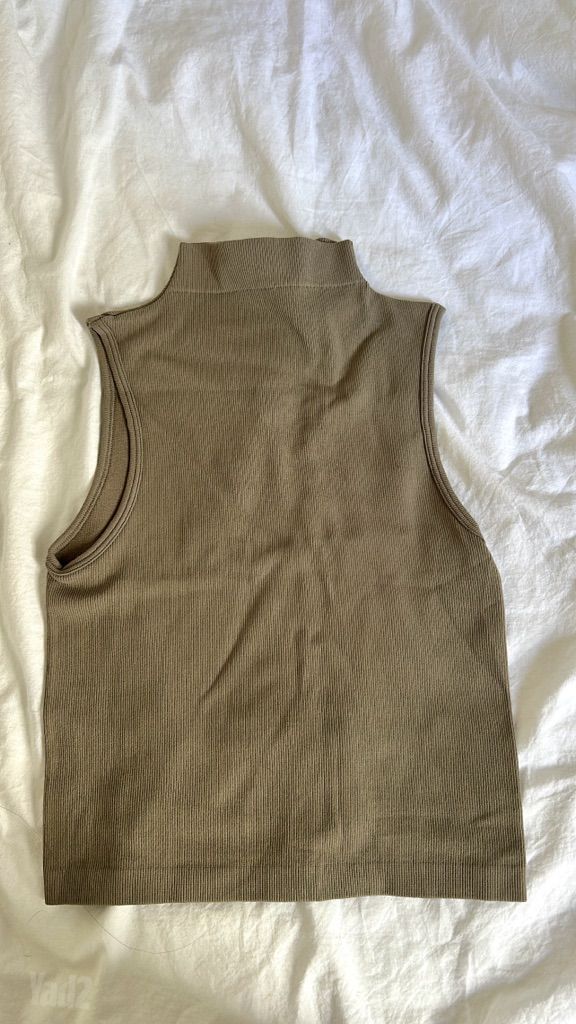 גופיה של pull&bear