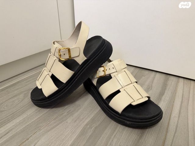 סנדלי Fitflop
