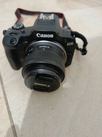 מצלמת canon r100