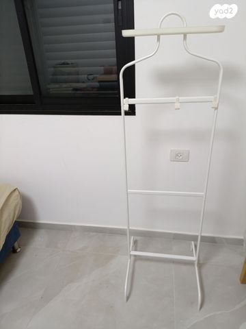 מתלה בגדים