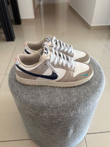 Nike dunk low mini swoosh