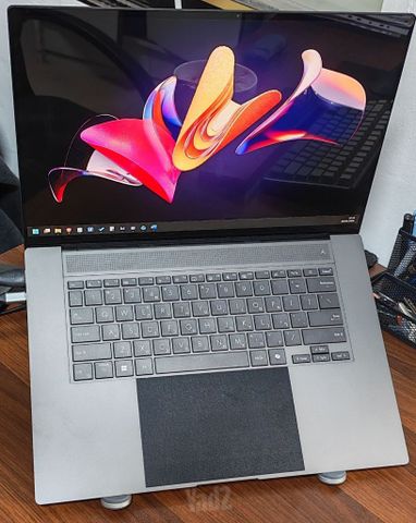 Asus ZenBook S16