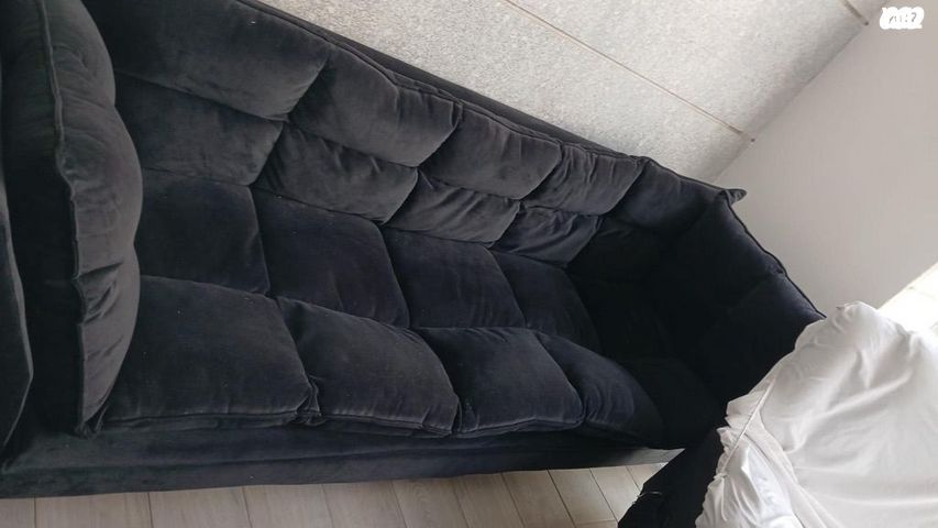 ספה שחורה קטיפה