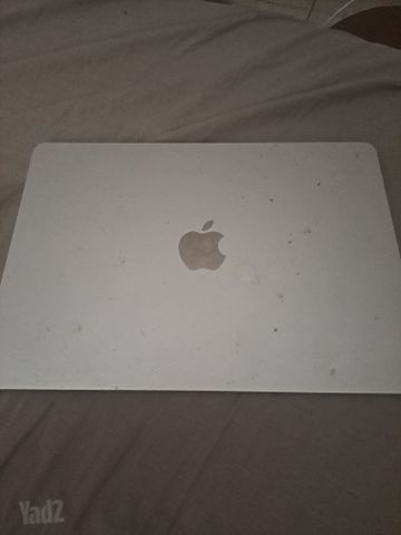 MacBook Air M2 (2022)