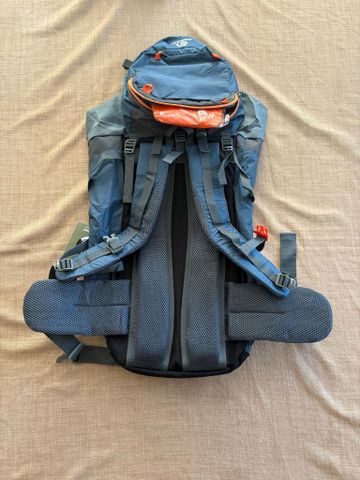 תיק טיולים 65 ליטר