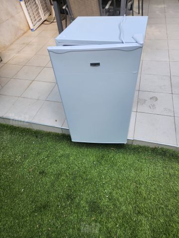 מקרר משרדי