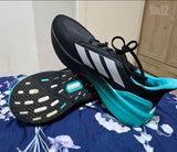נעלי ספורט adidas