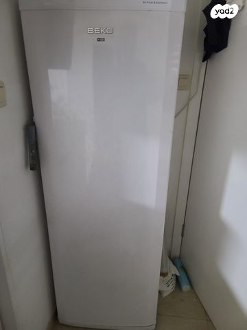 מקפיא BEKO גדול במצ בחדש