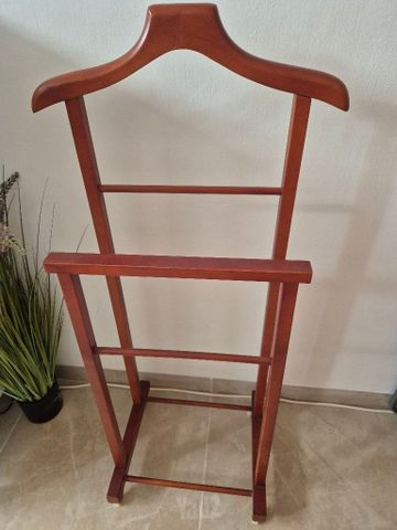 מתלה בגדים נייד
