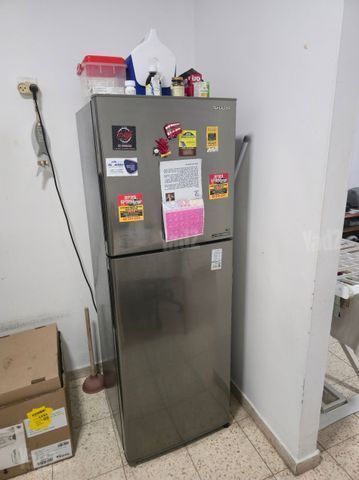 ריהוט ומקרר
