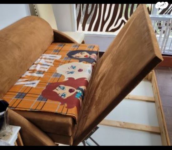ספה מעץ