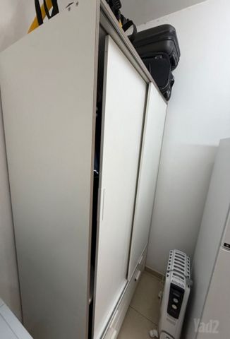 ארון הזזה