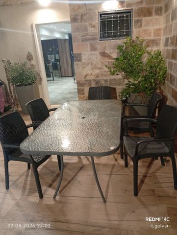 שולחן