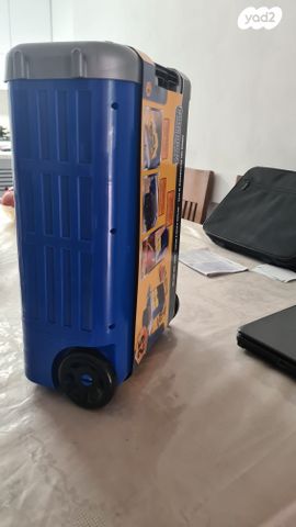 טרולי מזוודה שהופך לשולחן כלים