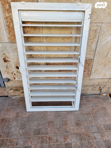 תריס חלון