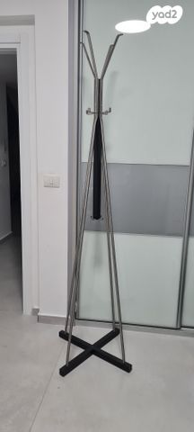 מתלה בגדים