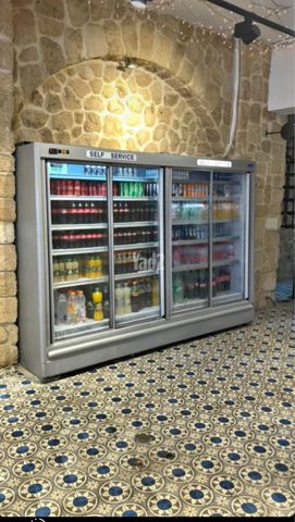 מקרר תצוגה