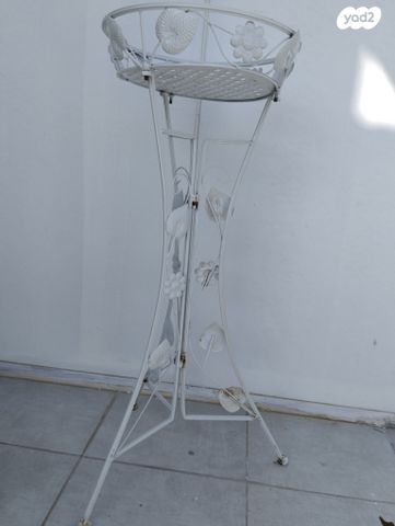 מעמד לעציץ ונוי