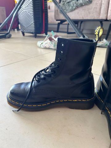 נעלי ד״ר מרטנס