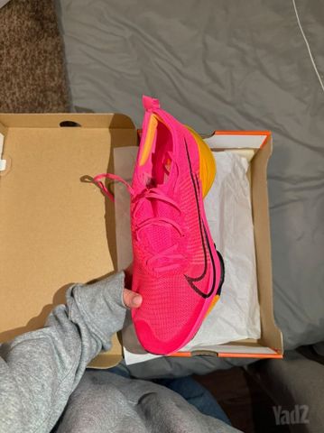 נעלי ריצה נייק Nike Tempo NEXT