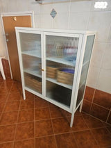 כוננית מתכת וזכוכית