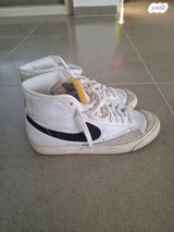 נעלי Nike blazer