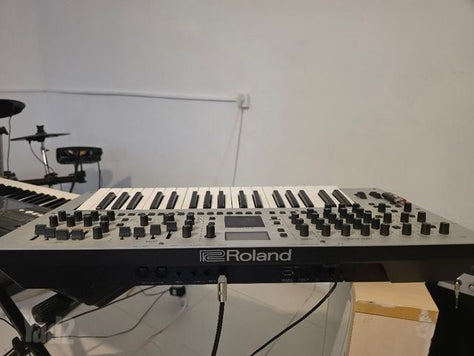 סינטיסייזר Roland Gaia 2