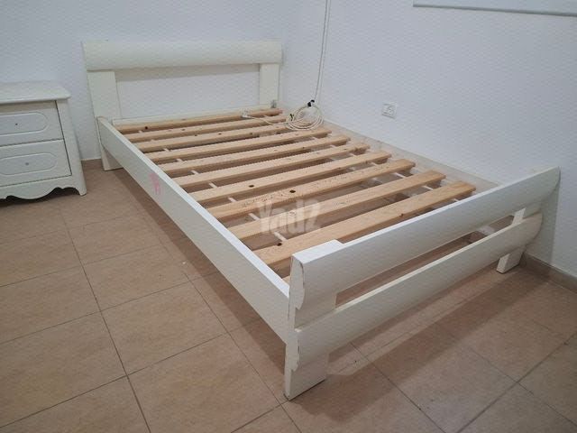 בסיס למיטה