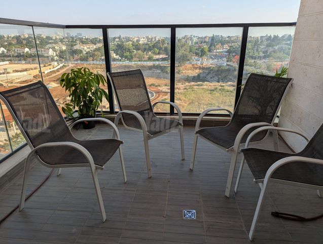 כיסאות חוץ