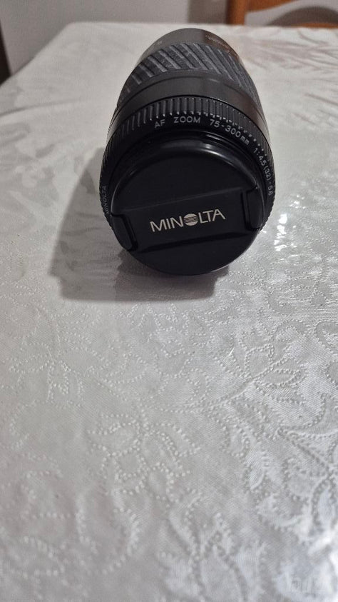 Minolta Dynax 505si + עדשה