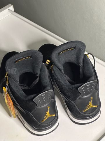 Air Jordan 4 Retro Royalty