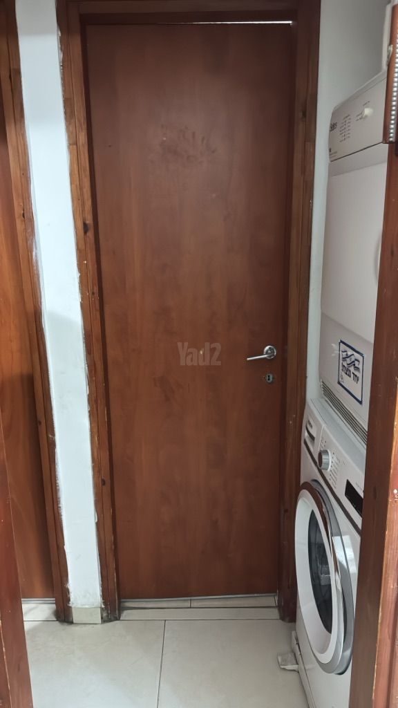 דלתות עץ