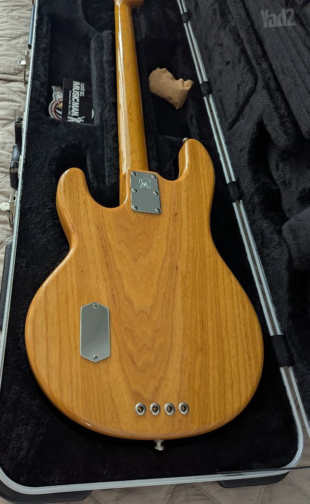 בס musicman stingray classic