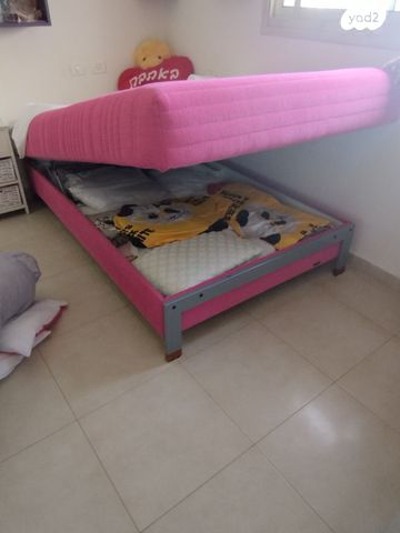 מיטת וחצי