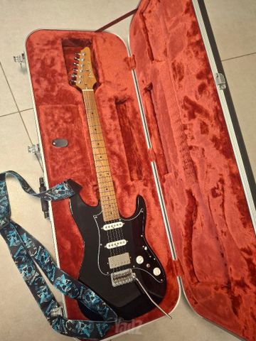 Ibanez az 2204 Japan