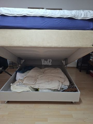מיטת חדר שינה