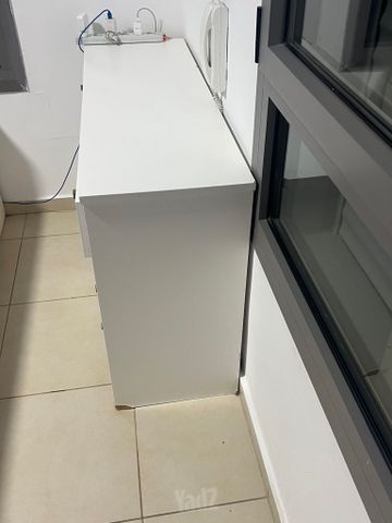 שידת מגירות