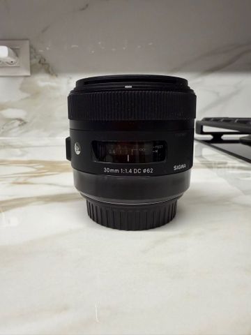 Sigma Art 30mm f/1.4